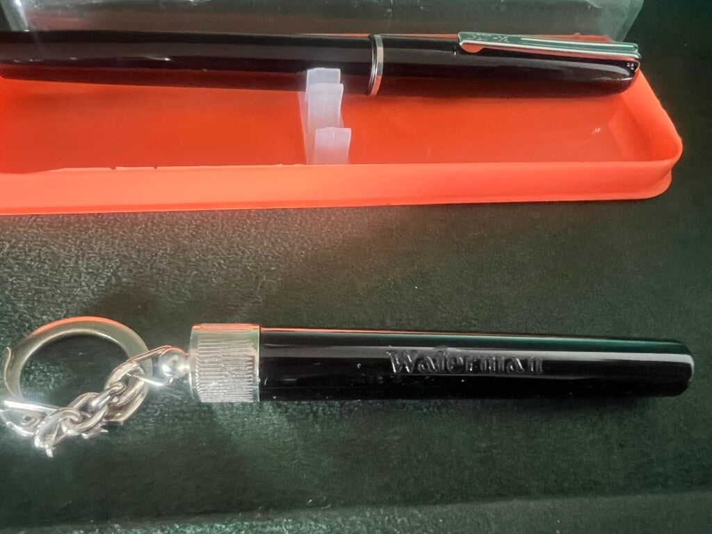 🔴 WATERMAN Flash Füllfederhalter mit Schlüsselring und Patronenhalter. 