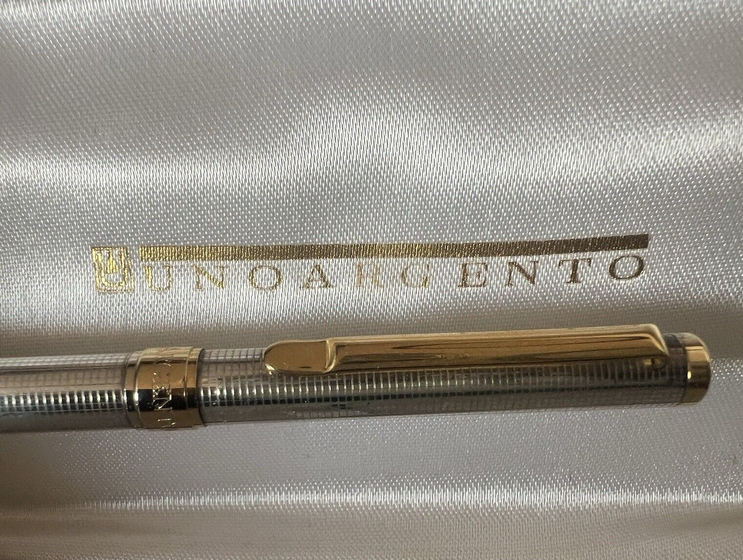 Unoargento Stylo-Plume Sphère Argent 925 Guillocchè Profils Doré Écrit Trousse