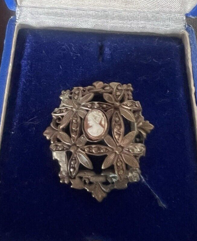 🔴 Vintage 3x3,5cm große, ziselierte Kamee-Blumenbrosche für Jacke oder Schal 