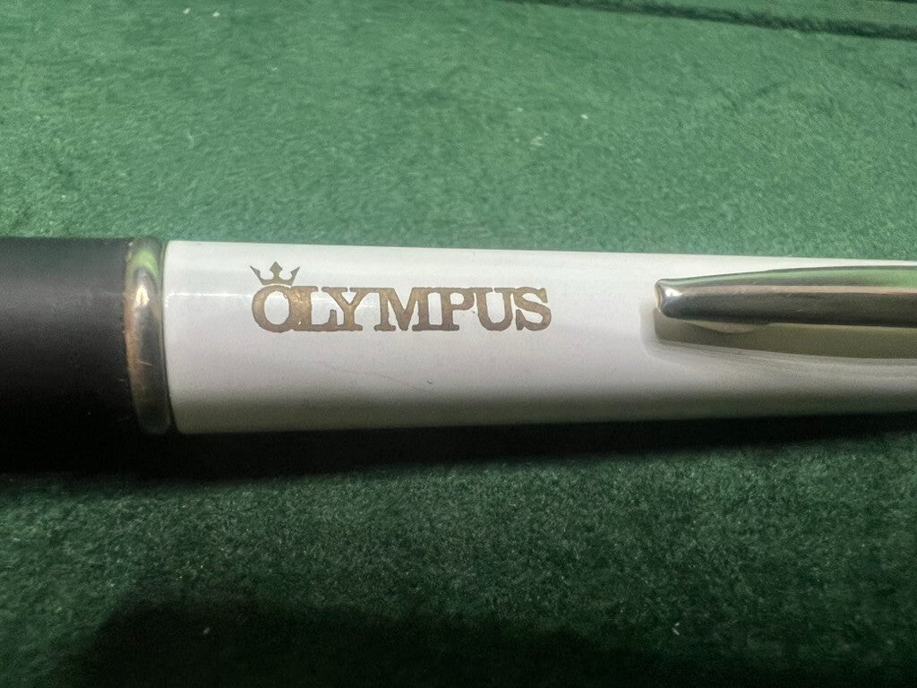 🔴 OLYMPUS penna sfera lacca bianca nera meccanismo a scatto scrive vintage