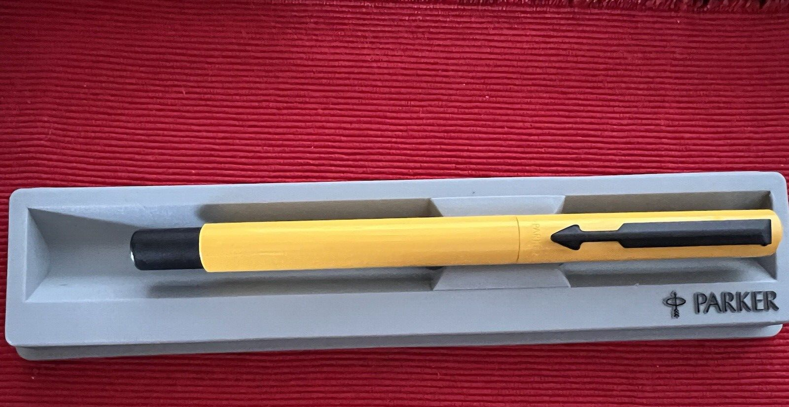 Parker Stylo-Plume Sphère Roller Vector Jaune Écrit Avec Boîte Utilisé Vintage