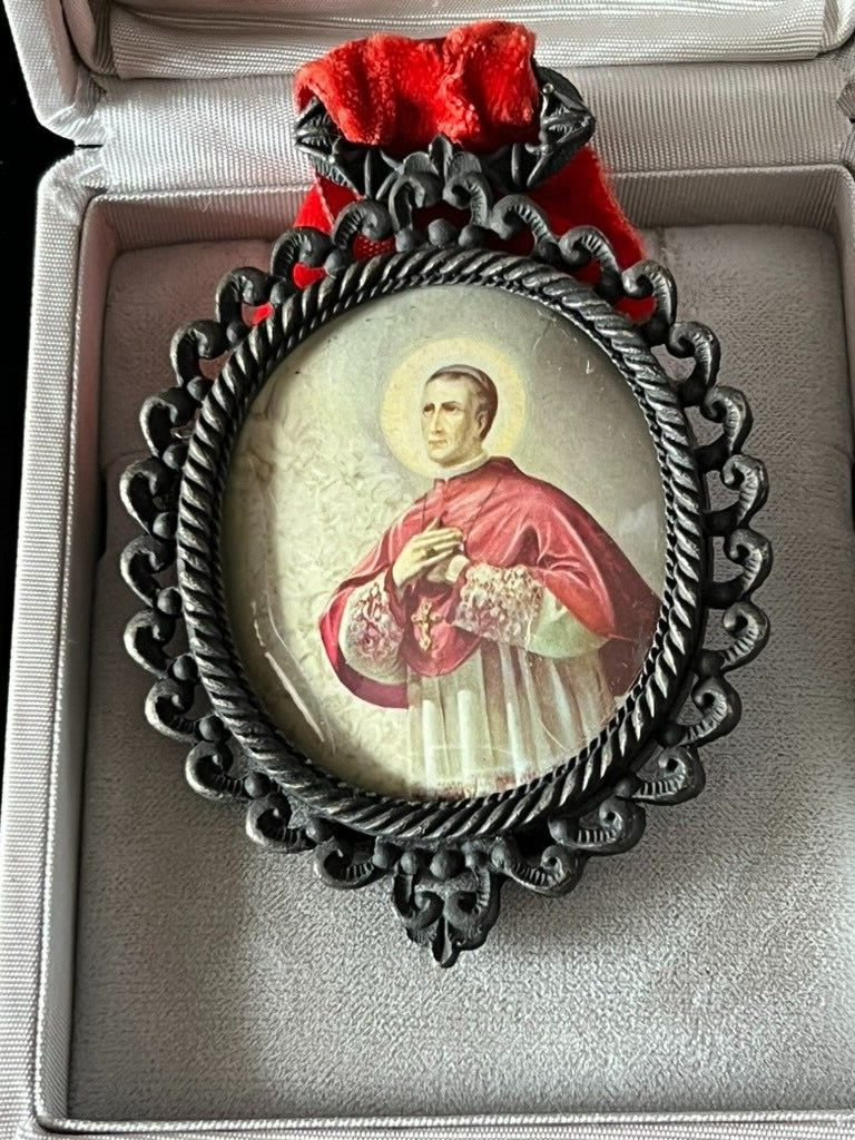 Santino Avec Cadre en Dentelle Bronze Et Ruban de Velours Rouge Vintage 1930