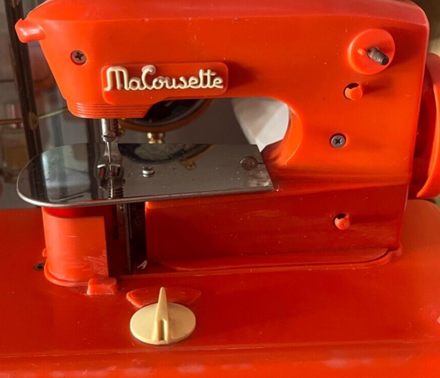 MACOUSETTE Machine Coudre Griffe Jouet Orange L 25 CM Vintage 