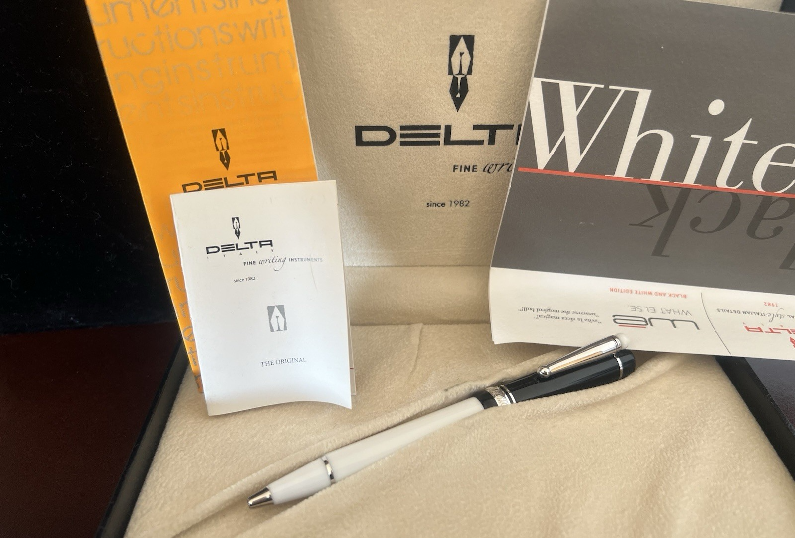 🔴 DELTA penna sfera WHITE BRACK Emotion Edizione numerata nuova con garanzia