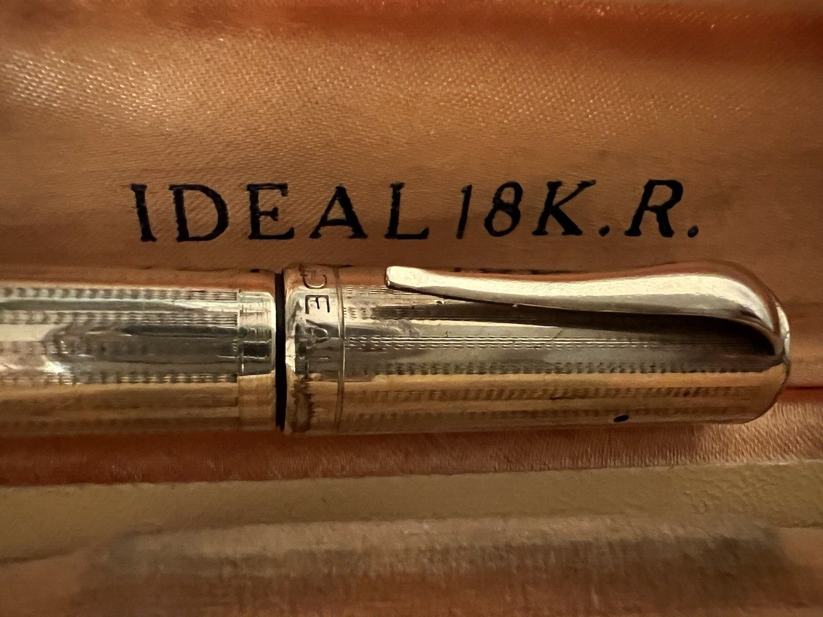 Ideal Stylo-Plume Stylo à Plume Rétractable Or 14 KT Fonctionne Vintage A