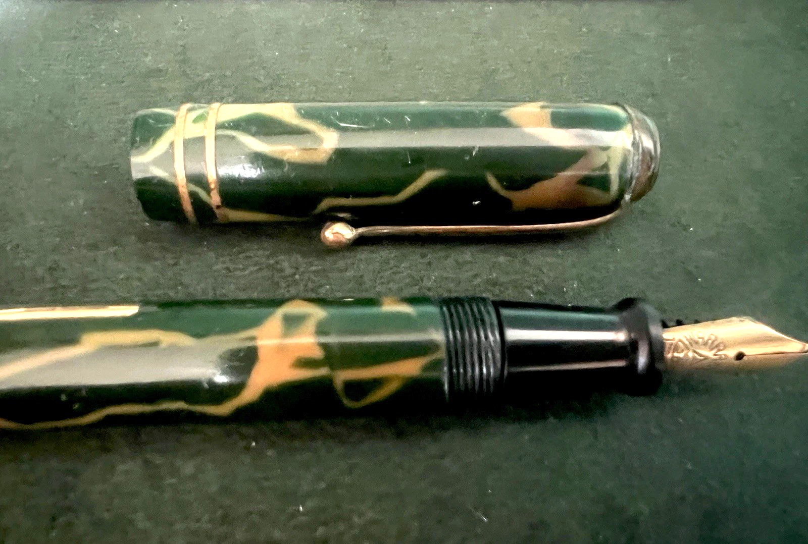 AURORA Fountain Pen Novum Green Celluloid Lever Gold Nib Vintage '30 