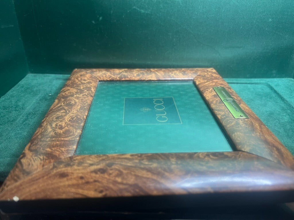 🔴 GUCCI-Displaypaneel-Händler NATIONAL TIES Holzsockelwände 