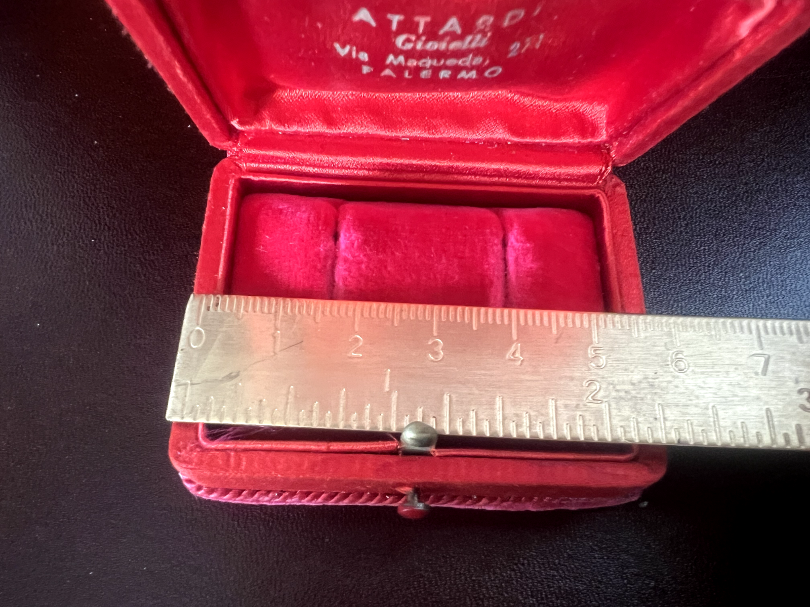 🔴 Sehr elegante Vintage-Ohrringbox aus rotem Samt 