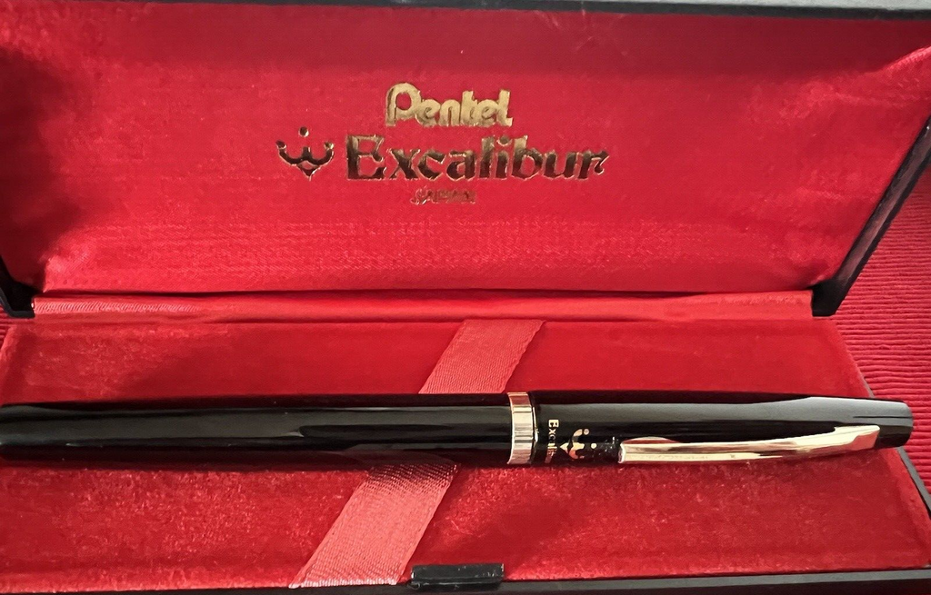 PENTEL Bolígrafo Roller Excalibur Laca Negra Con Instrucciones Y Estuche