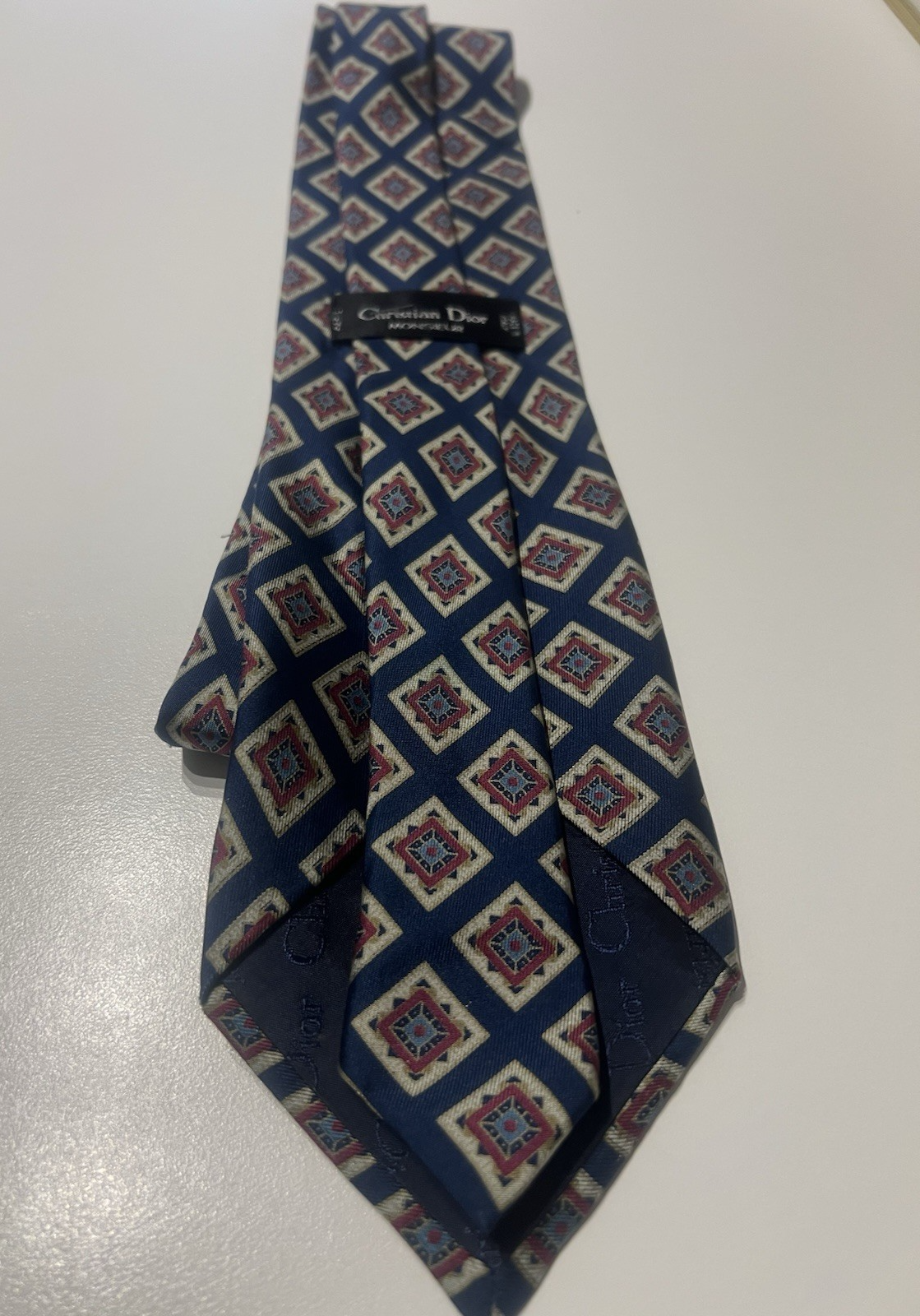 DIOR Cravate Homme Bleue Avec Des Losanges Multicolores En Soie Pure