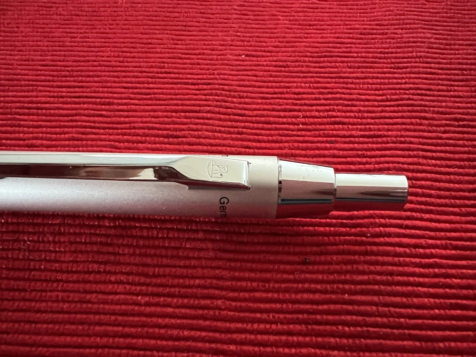 🔴 PELIKAN Druckbleistift, satiniert verchromt, Metallmine 0,5 mm 