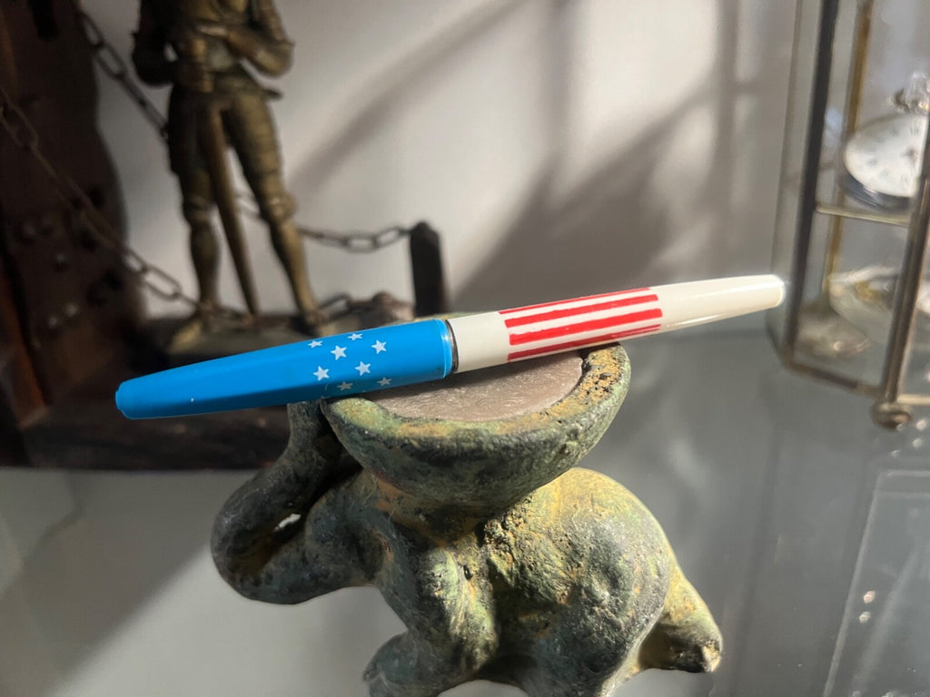 🔴 LILIAN AMERICAN FLAG cartridge fountain pen writes vintage 