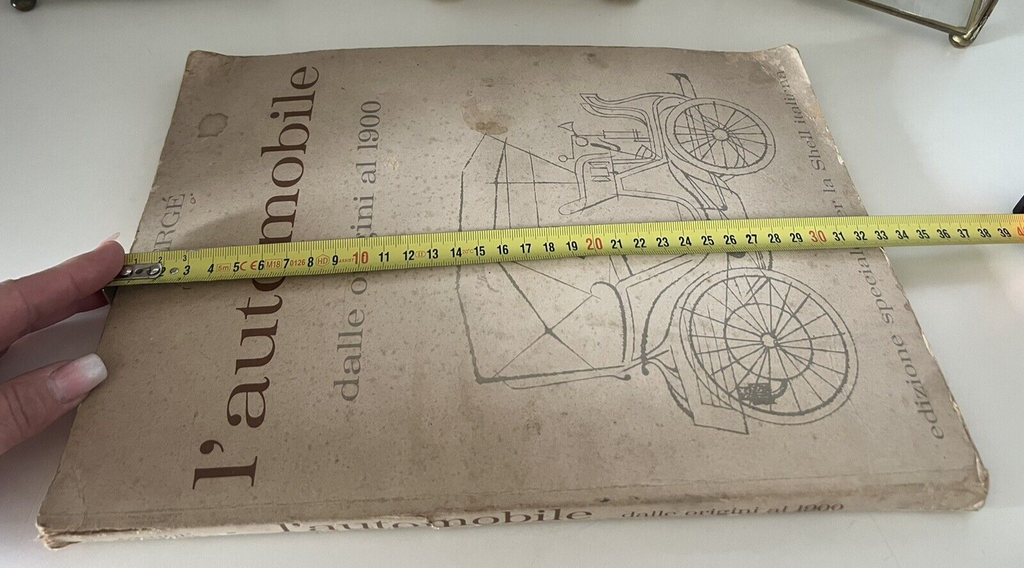 🔴 Vollständiges illustriertes Buch „L'AUTOMOBILE HERGE'“ aus dem Jahr 1963 in italienischer Sprache. 