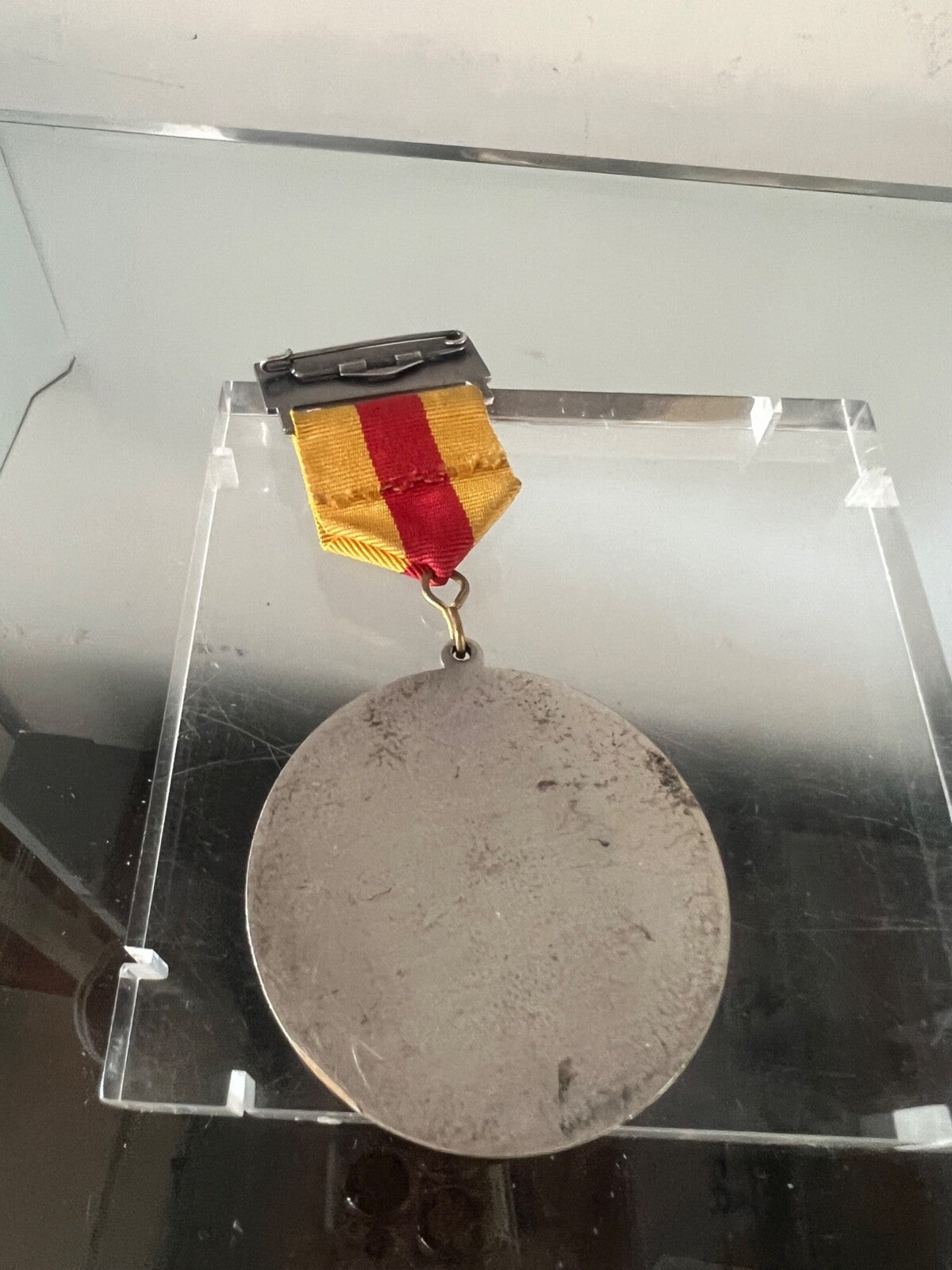 🔴 MARCO TEDESCO medaglia metallo argentata con nastrino e spilla VINTAGE