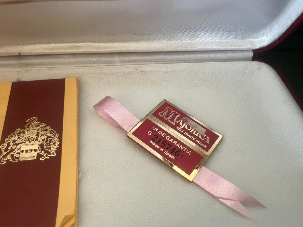 🔴 MAIORCA Perlenkettenbox, rote Metall-Innenausstattung mit beflocktem Innenfutter, Garantie 