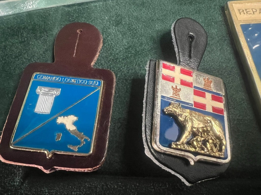 🔴 CREST fermacarte medaglia in plexyglass lotto unico vintage