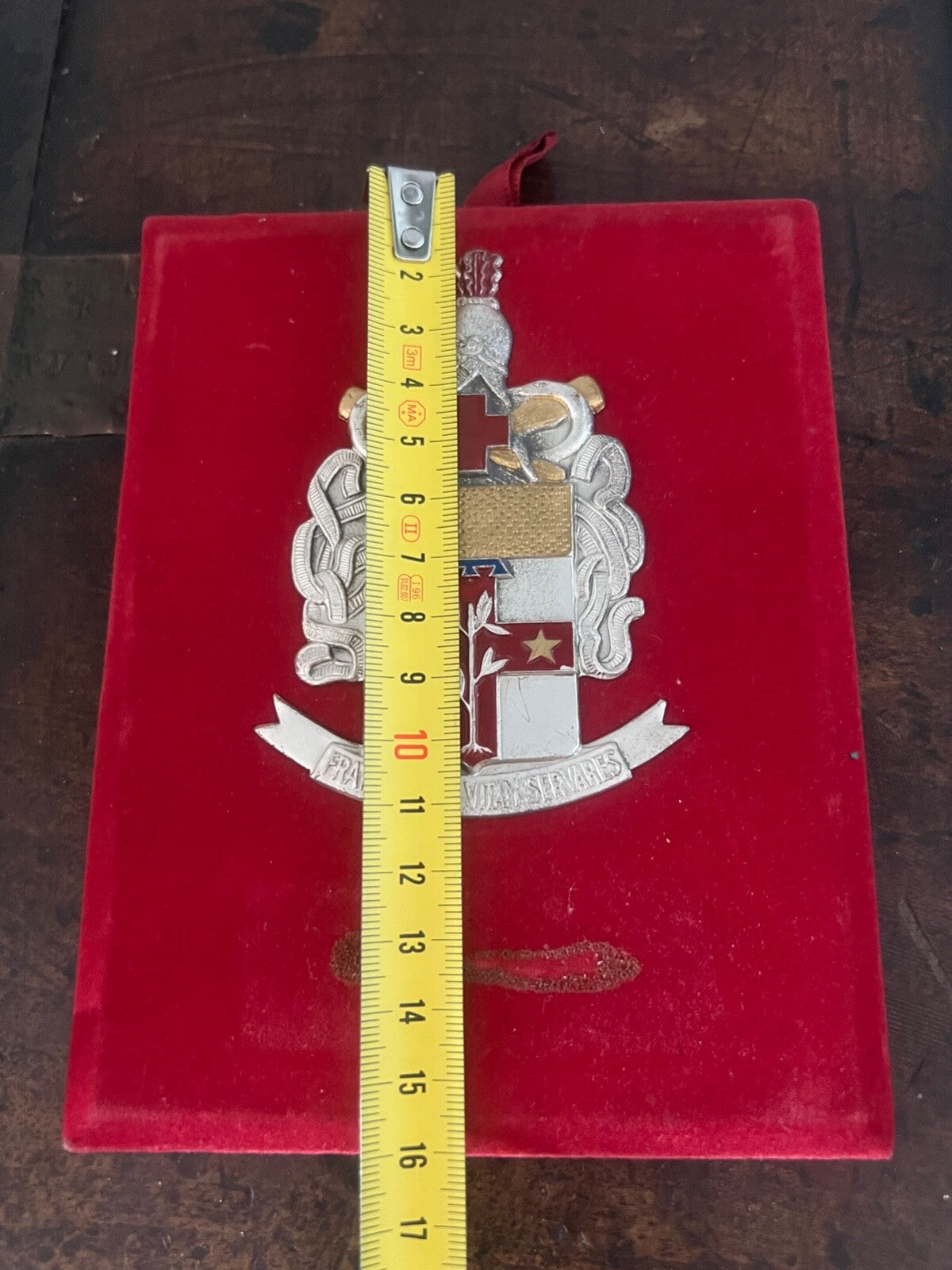 Crest Militaire Croix Rouge Forces Armées Italien en Métal Vernis Floqué Rouge