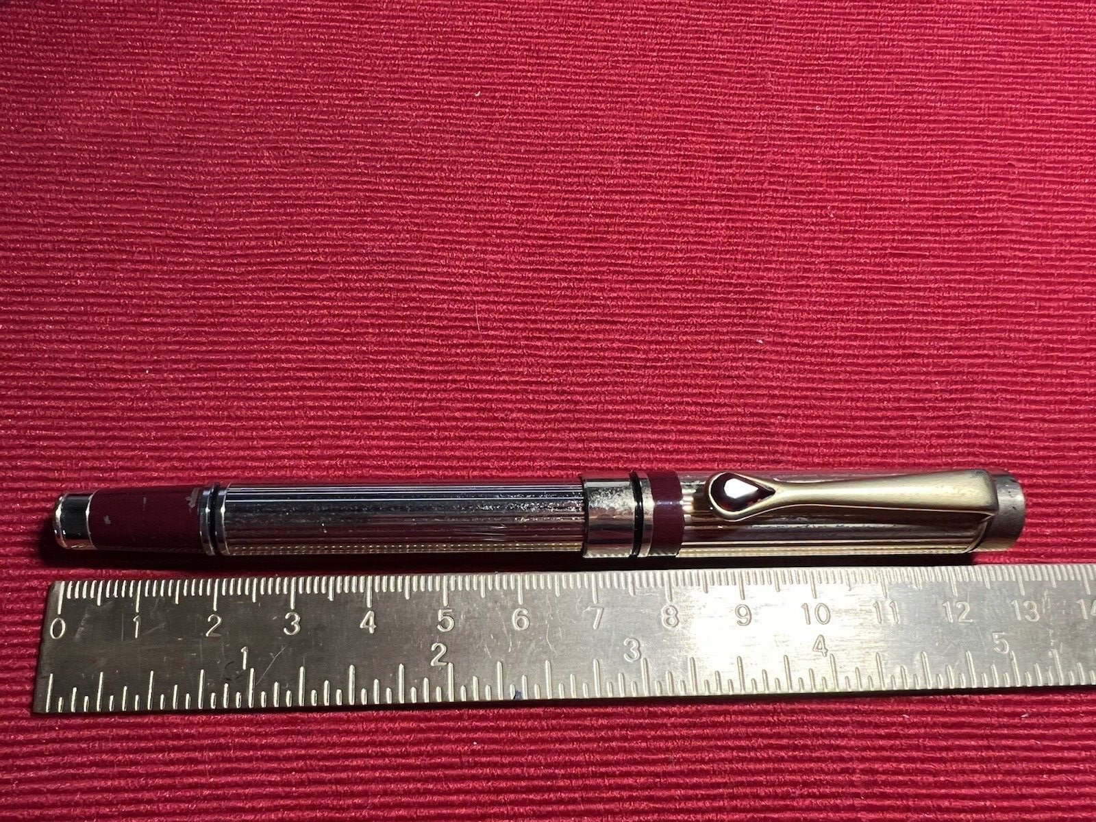 Stylo-Plume Stylo à Plume Dorée Avec Pierre Rouge Iridium Point 4 Vintage