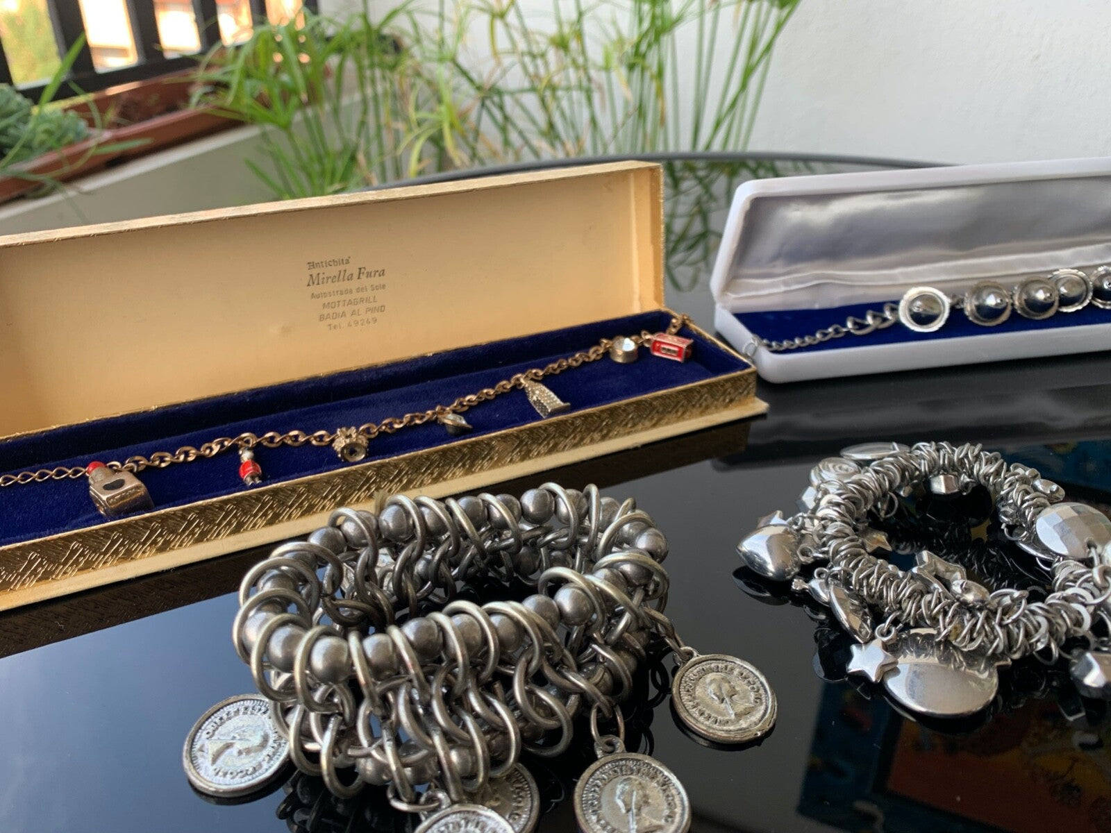 🔴 Lot of 4 BRACELETS with charms + 2 rare VINTAGE CHARMS! 