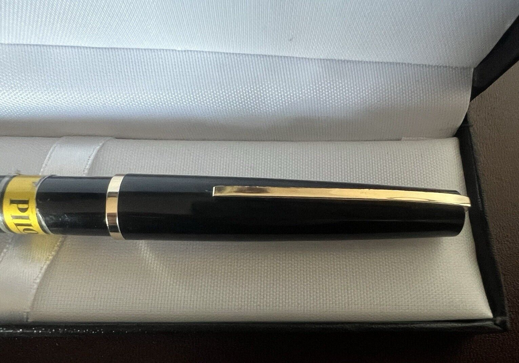 Pilot Stylo-Plume Stylo à Plume Noire F Profils Doré Écrit Vintage 1970
