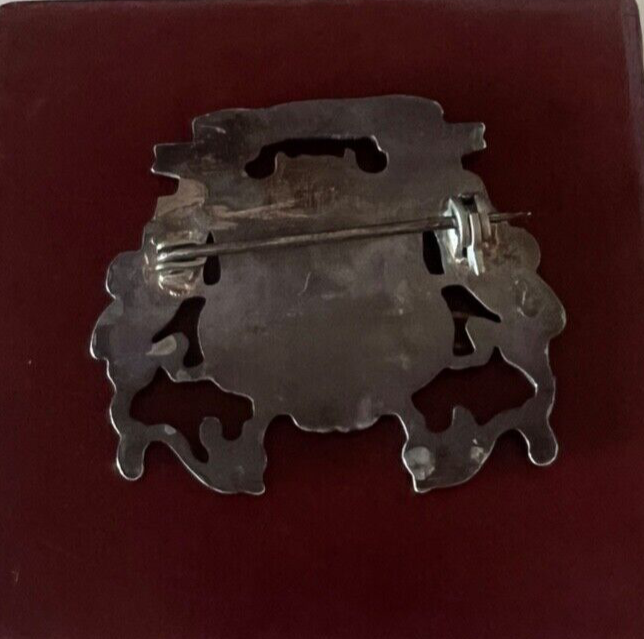 Broche A Me les Gardes en Métal Ciselé Bas-Relief Vernis L3,5 Vintage