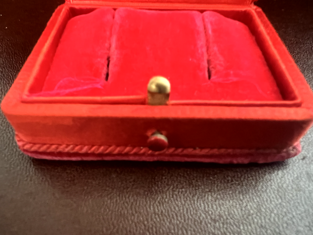 Boîte Boucles D'Oreilles Trousse Coffret Velours Rouge Très Élégant Vintage 