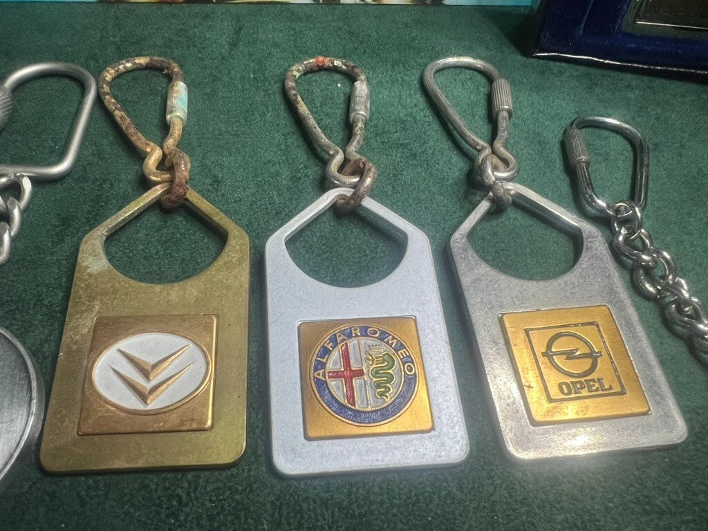 🔴 Portachiavi FERRARI ALFA ROMEO OPEL MICHELIN CITROEN ACI lotto 8 pz vintage