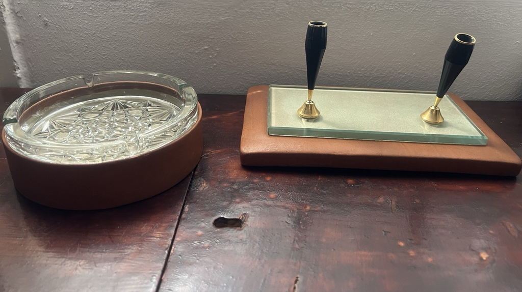 Base Stylo-Plume Bureau Sphère Stylo à Plume Cuir Et Cendrier Cristal Vintage