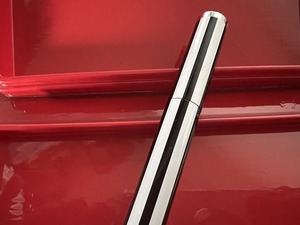 Stylo-Plume Auto Mini Sphère Laque A Rayures Blanc Noir Écrit Parfaitement