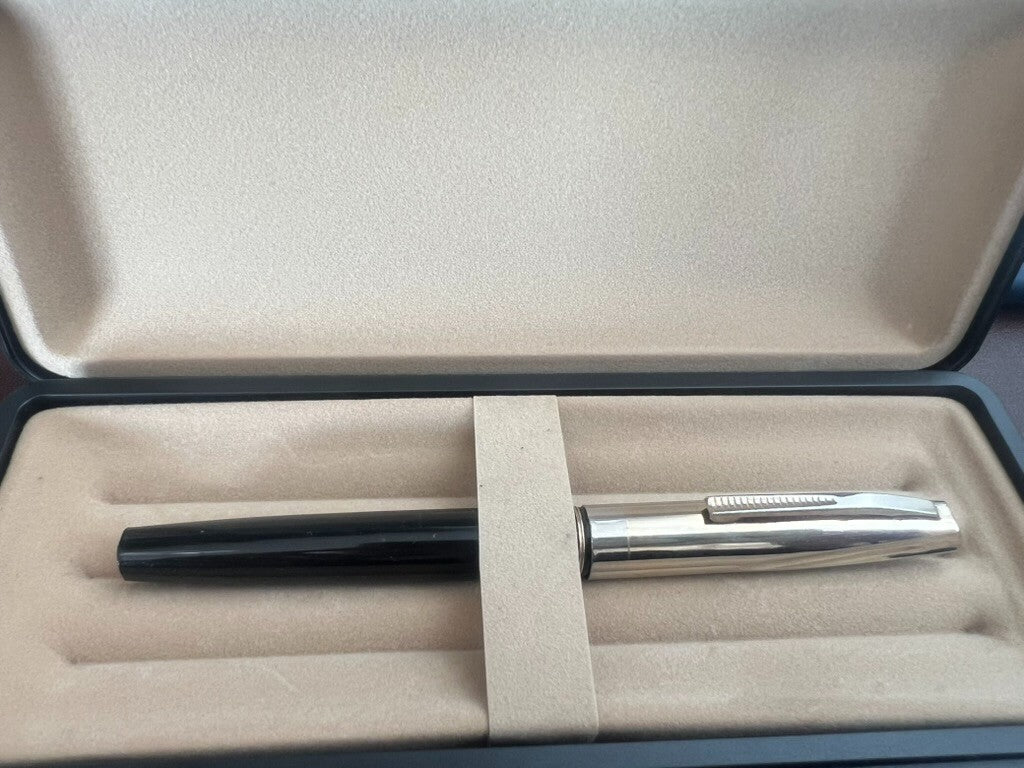 🔴 Penna stilografica nera a pistone pennino aerodinamico ORO scrive vintage E