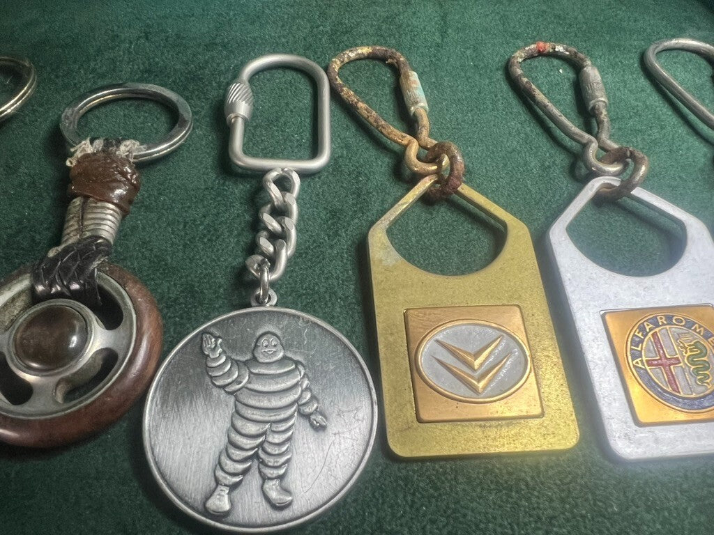 🔴 Portachiavi FERRARI ALFA ROMEO OPEL MICHELIN CITROEN ACI lotto 8 pz vintage