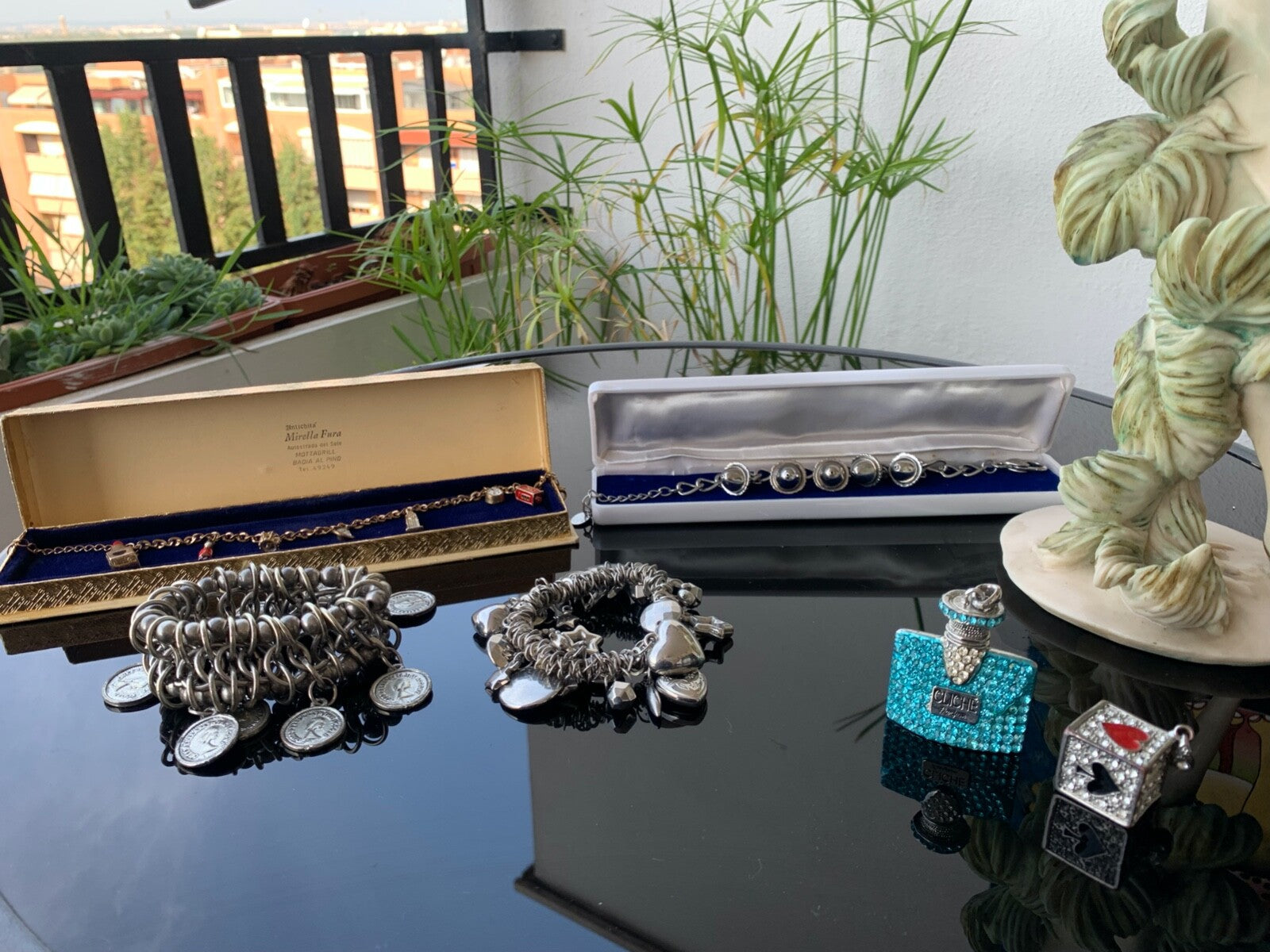 🔴 Lot of 4 BRACELETS with charms + 2 rare VINTAGE CHARMS! 