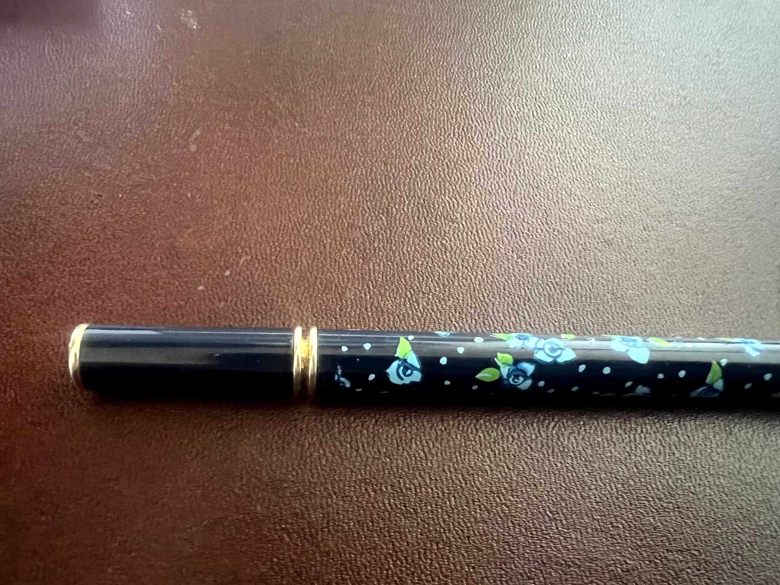 🔴 NAJ OLEARI penna sfera lacca blu FIORI azzurri scrive vintage 1990