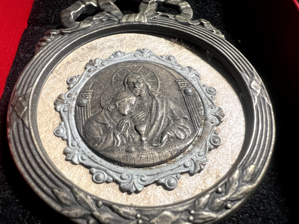 🔴 Ciondolo medaglione religioso prima comunione in metallo vintage