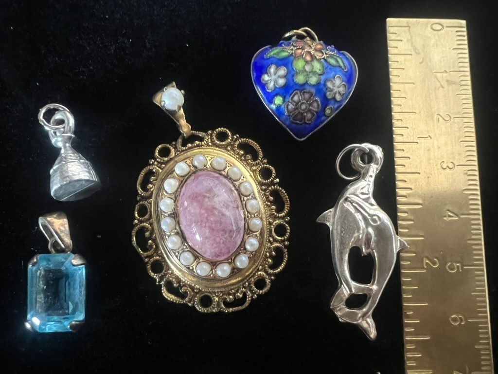 🔴 Ciondoli collana in metallo con perle pietra azzurra delfini lotto vintage