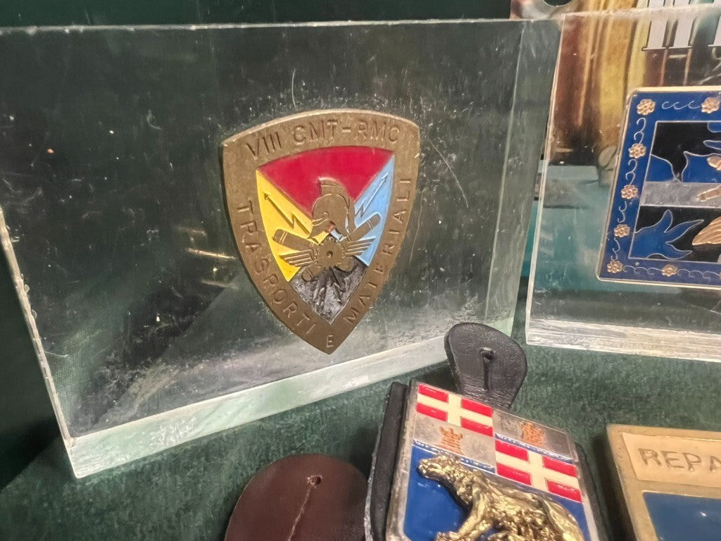 🔴 CREST fermacarte medaglia in plexyglass lotto unico vintage