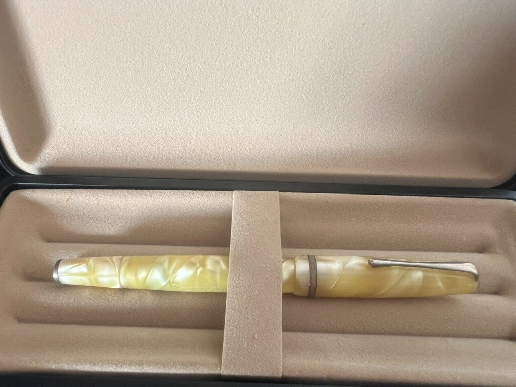 Montegrappa Füllfederhalter aus Zelluloid mit Perlmutt-Effekt, Vintage 
