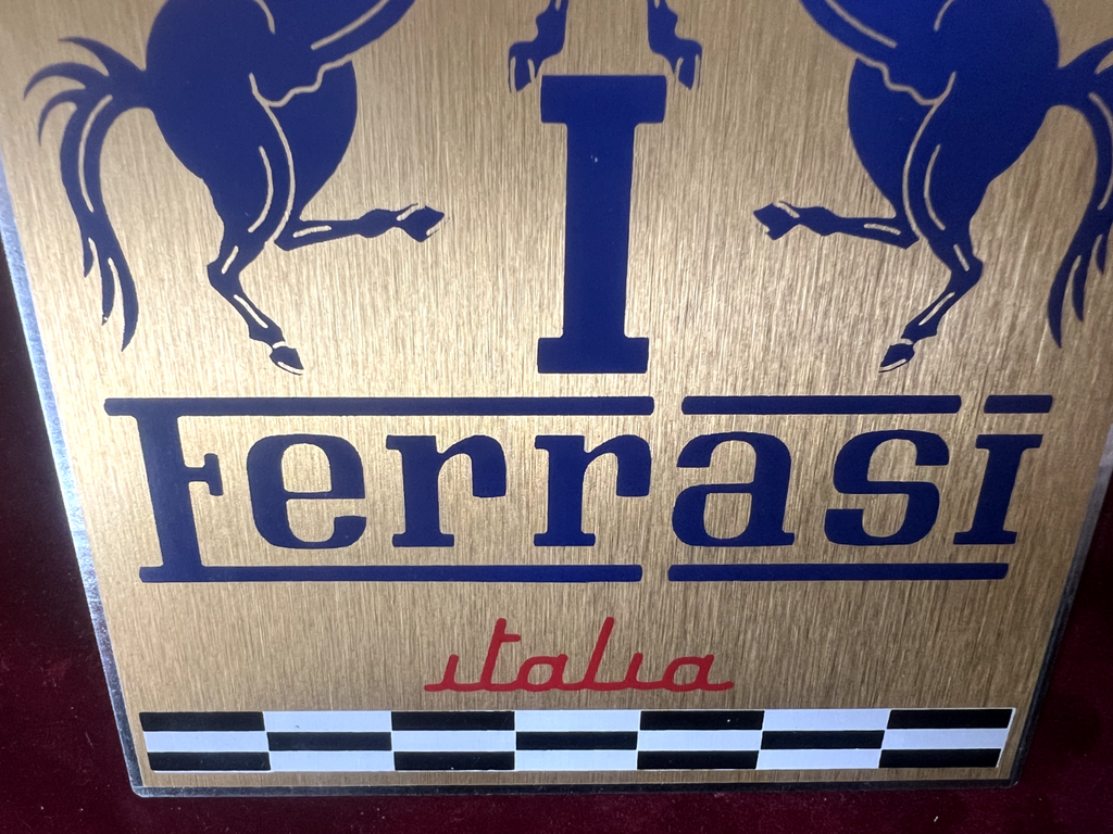 🔴 FERRARI auto FERRASI ITALIA international club piastra placca metallo vintage