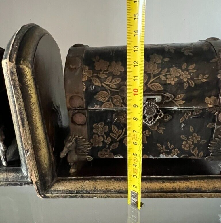 🔴 Handgefertigte Buchstützen aus Holz mit Vintage-SENORA-Särgen 