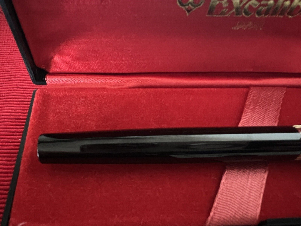 PENTEL Bolígrafo Roller Excalibur Laca Negra Con Instrucciones Y Estuche