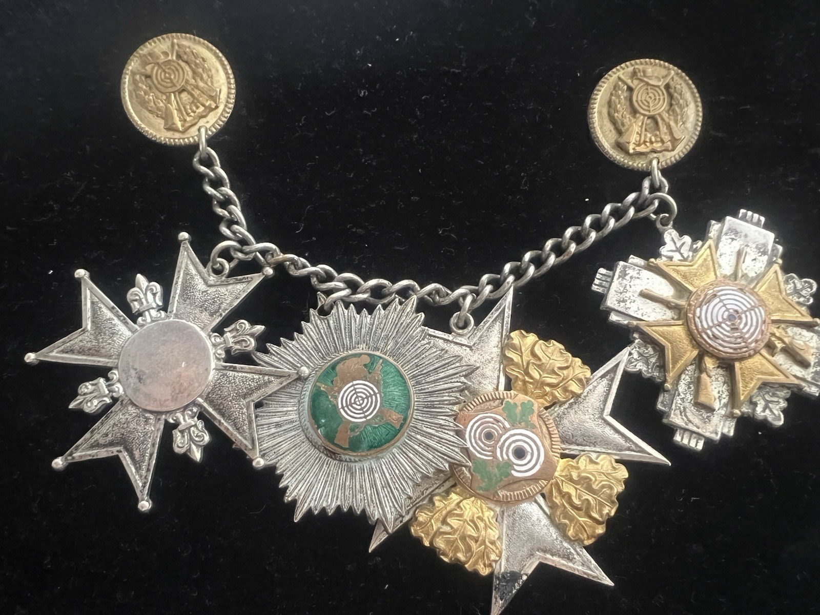Polen Kreuz Ehrenzeichen Medaillen Metall Mit Emaille Und Broschen Uniform