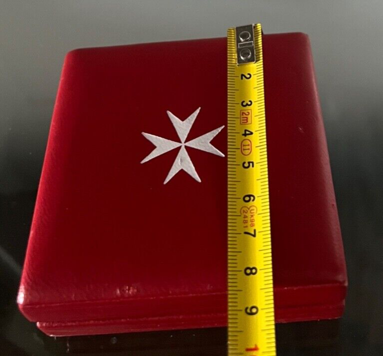 🔴 CROCE MALTA scatola moneta medaglia con storia Madonna Fileremo pelle e seta