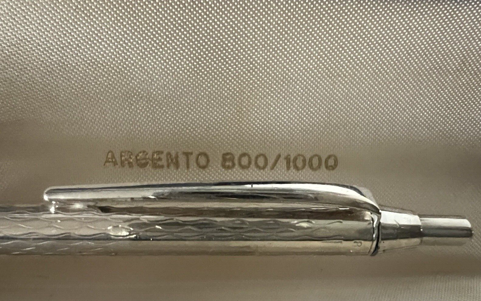 Stylo-Plume Sphère Argent 835 Massif Corps Guillocchè Bouton Antique 15 