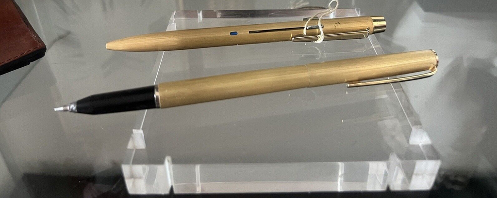 Stylo-Plume Sphère 4 Couleurs Métallisée Or 24 Carat + Roller Case en Cuir 