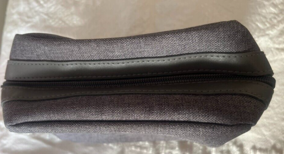 🔴 BULGARI Emirates travel fabric makeup bag 17x7.5 h 12 