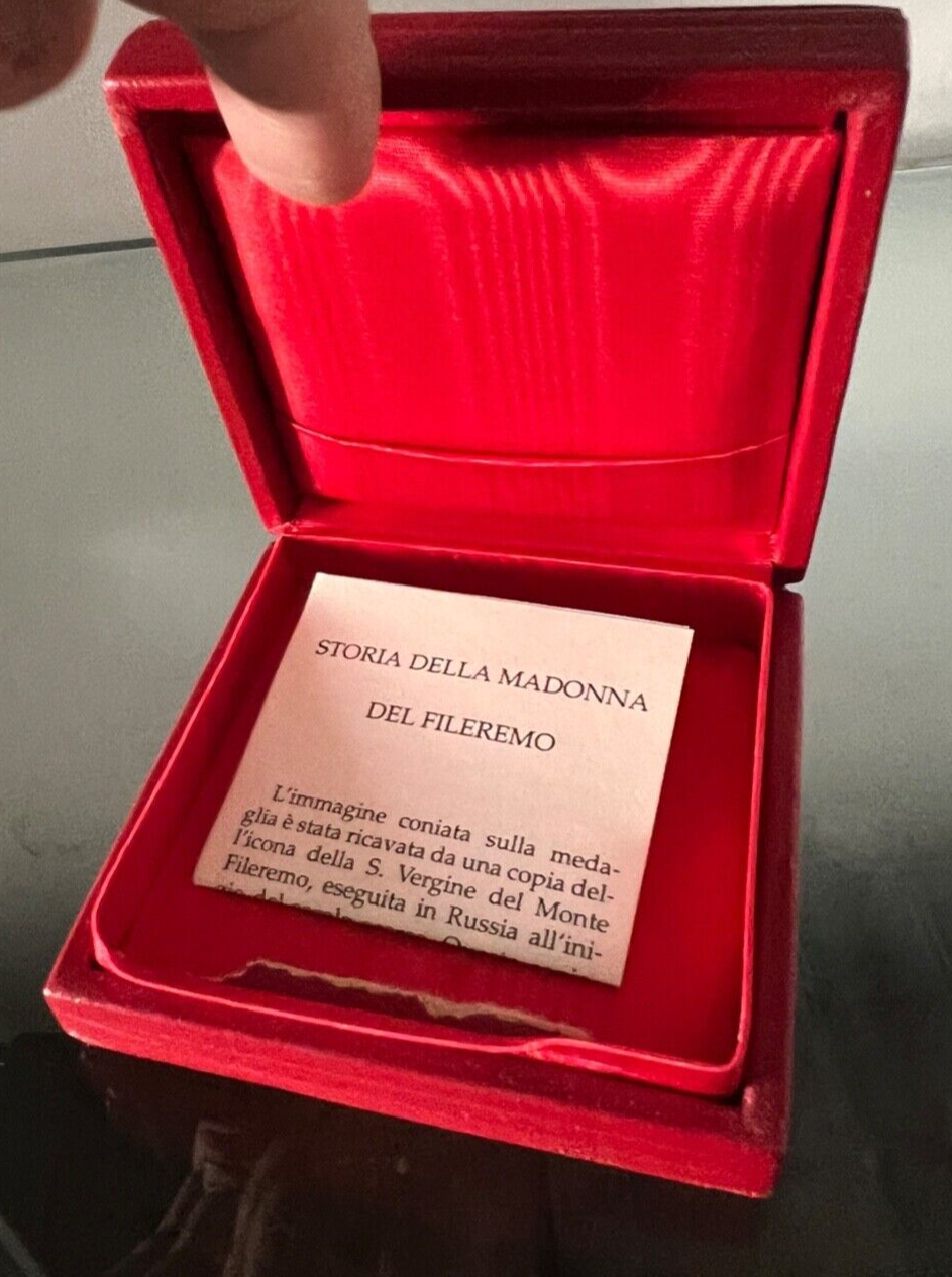 🔴 CROCE MALTA scatola moneta medaglia con storia Madonna Fileremo pelle e seta