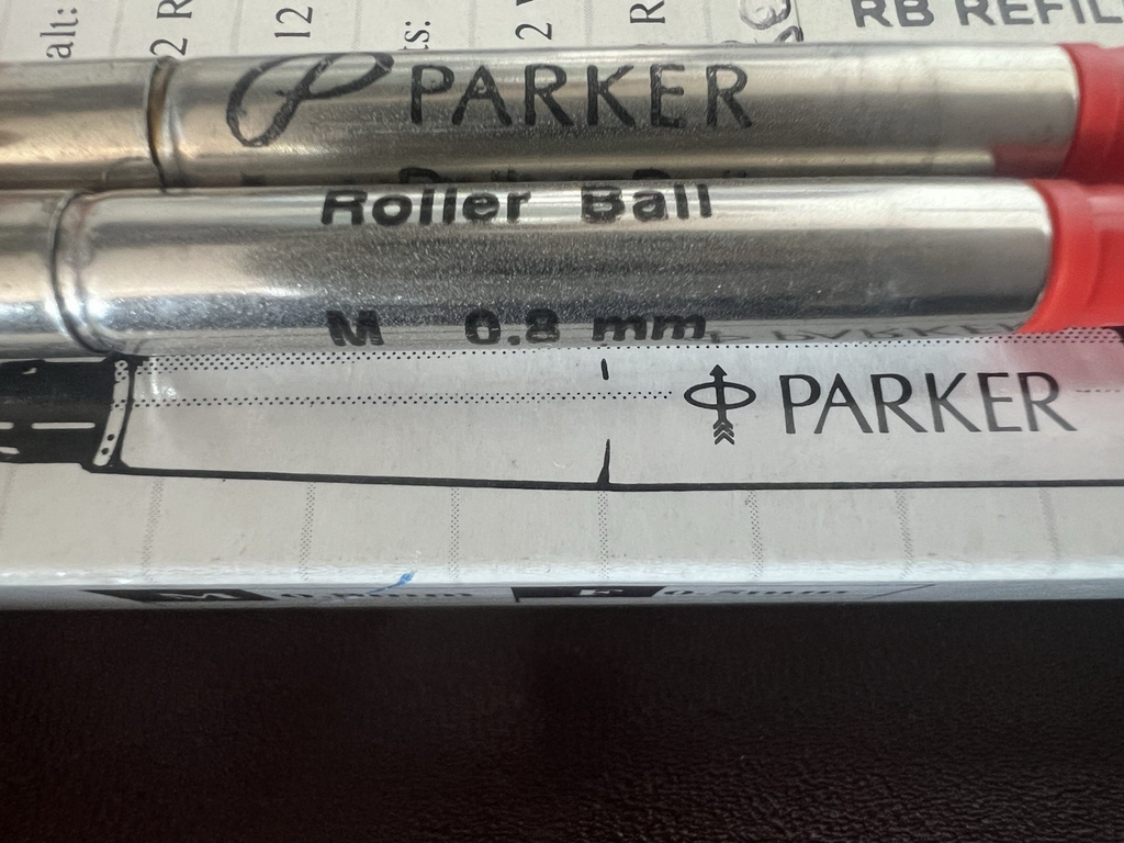 Parker Recharge Stylo-Plume Roller Ball Rouge M 0,8 MM 8JF Recharge 3 Pcs