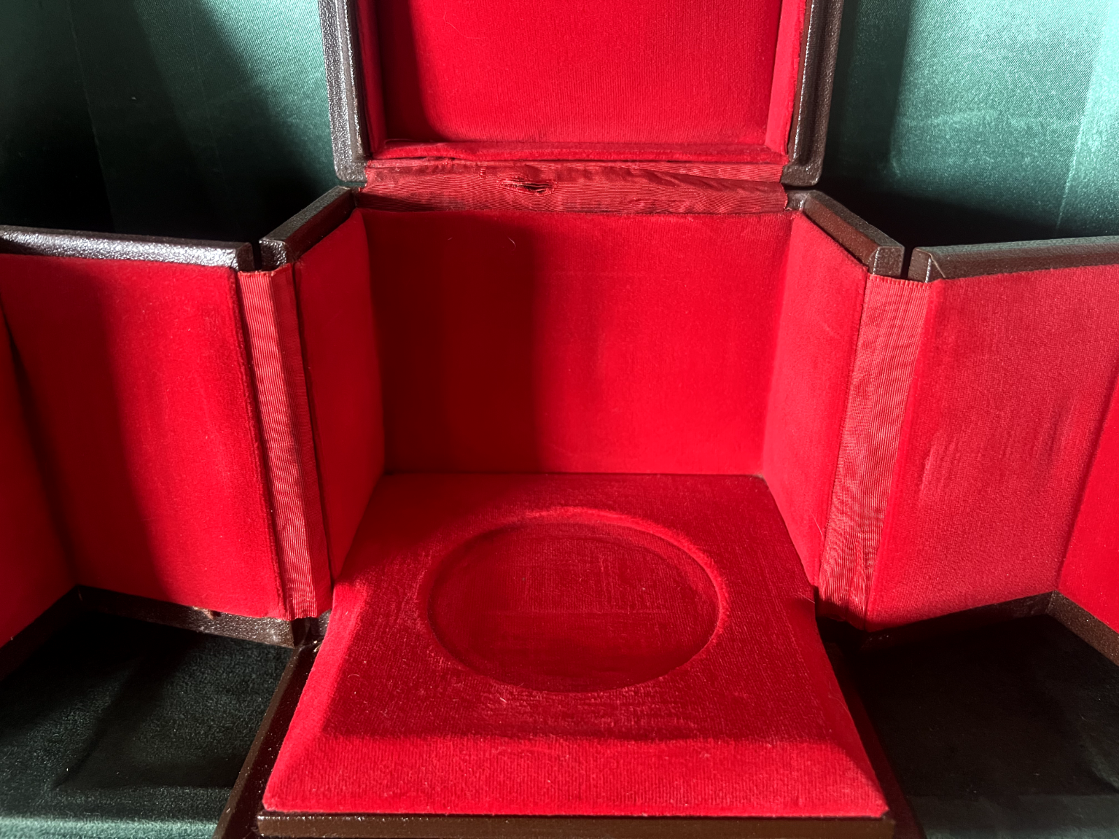 🔴 Scatola box orologio CAPPUCCINA parigina oggetti sacri pelle velluto vintage