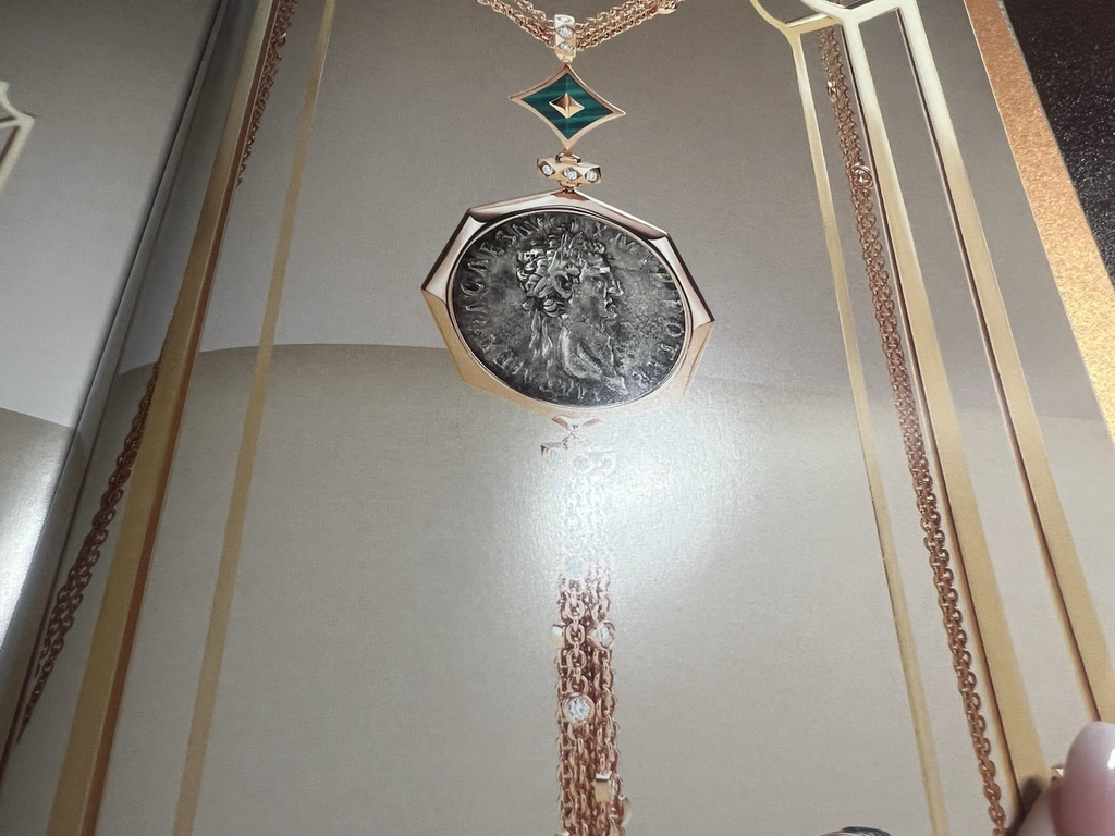 Bulgari Katalog Schmuckkollektion 2018-2019 mit Foto B Zero Official 