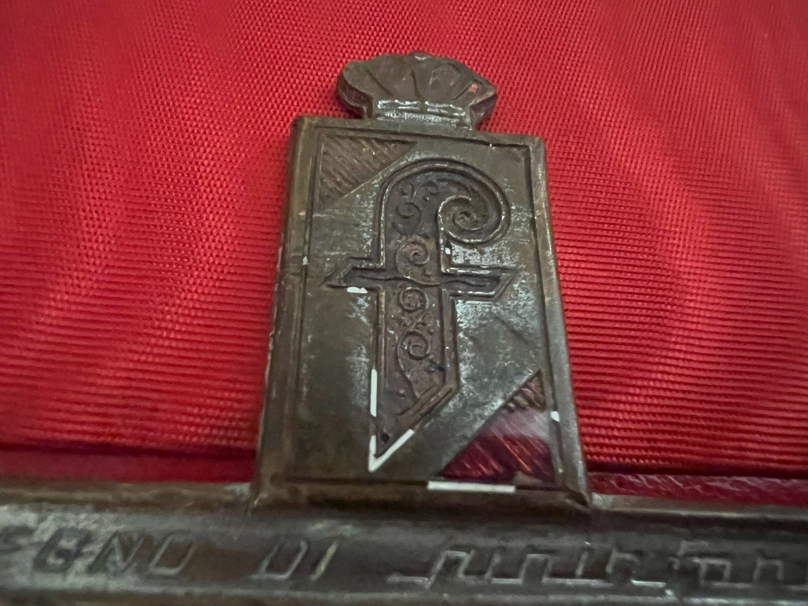 🔴 PININFARINA emailliertes Metallemblem der I-Serie mit 2 Pins, original Vintage 